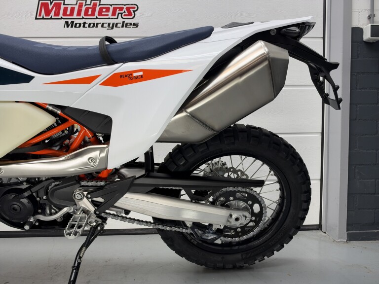 KTM 690 RALLY foto 6