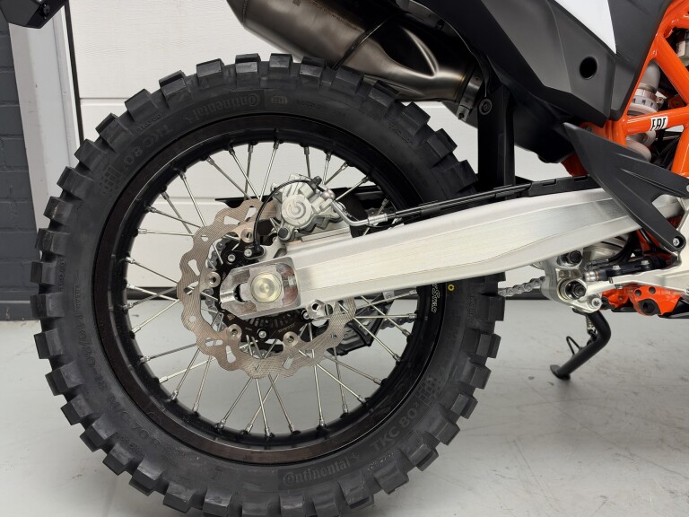 KTM 690 RALLY foto 9