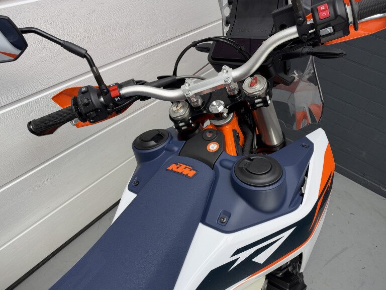 KTM 690 RALLY foto 13