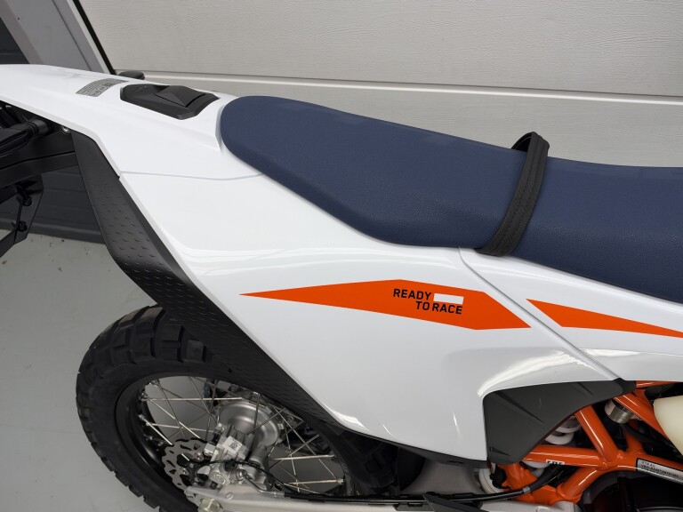 KTM 690 RALLY foto 16