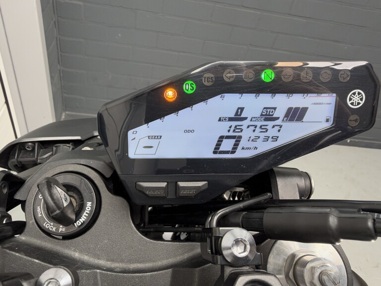 Yamaha MT 09 ABS foto 14