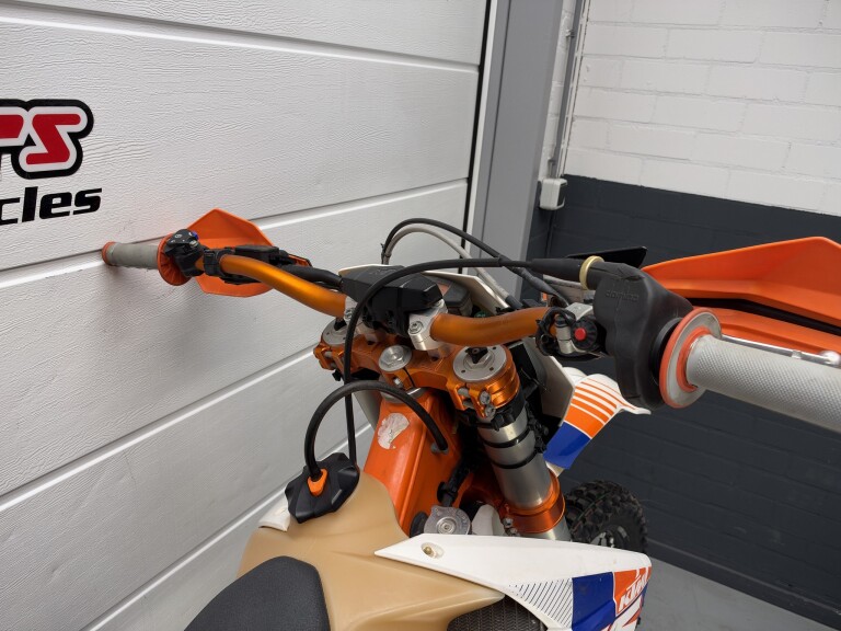 KTM 300 EXC SIX-DAYS foto 10