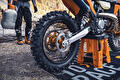 Hoeveel bar moet er in een motorband? De beste bandenspanning voor jouw motor